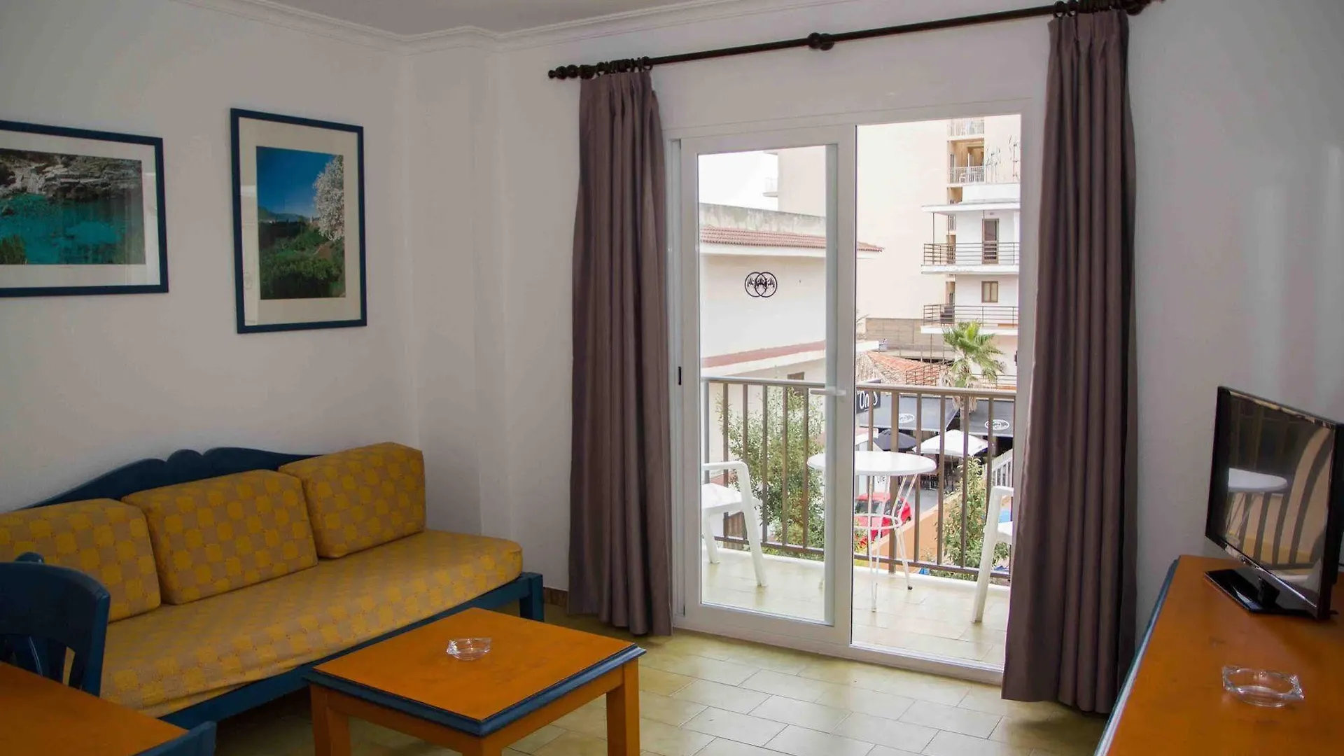 Apts. Charly'S كان بيكافورت 5*,  إسبانيا